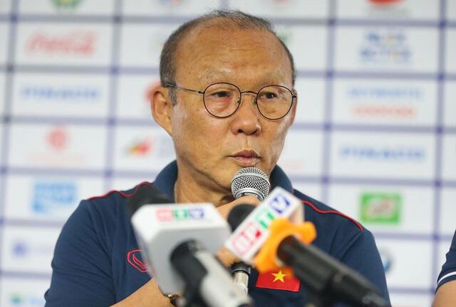 HLV Park Hang-seo tiết lộ thủ môn trận U22 Việt Nam gặp U22 Campuchia?