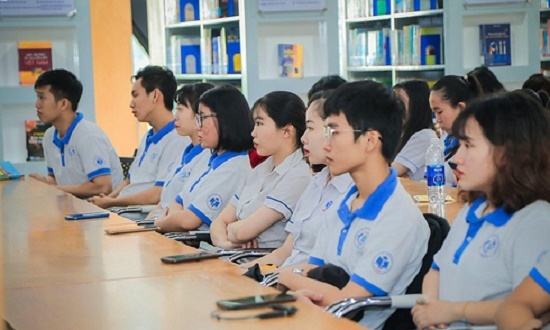 Sinh viên sẽ được thưởng 10 triệu đồng nếu có điểm tiếng Anh cao