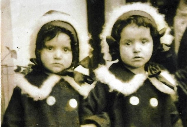 Cặp song sinh giống hệt nhau sống thọ nhất tại Anh: Lấy chồng cùng tên, không thể tách rời