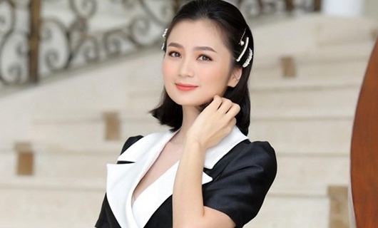 Diệu Hương “Hoa hồng trên ngực trái” khẳng định không bỏ diễn xuất, là fan cứng của bóng đá Việt Nam