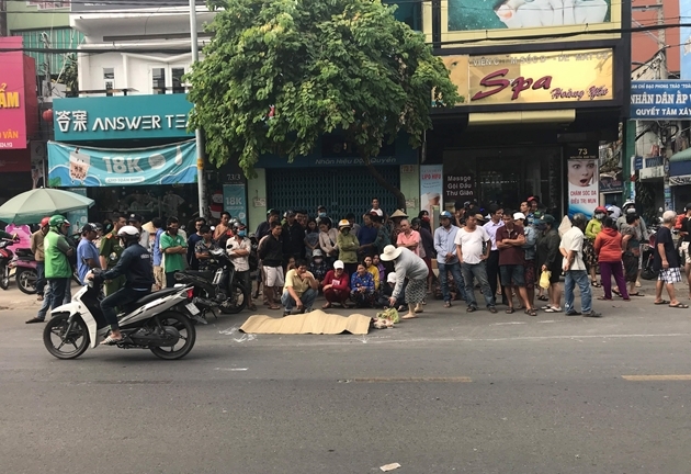 Tin tai nạn giao thông mới nhất ngày 11/12/2019: Tai nạn giữa 3 xe máy, nam thanh niên tử vong