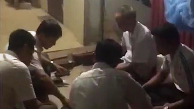 Làm rõ vụ người dân quay clip tố bí thư, phó chủ tịch xã đánh bài ăn tiền tại trụ sở