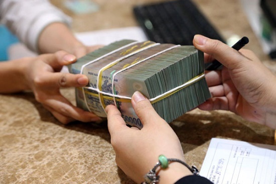 Để “đủ điều kiện” vay tiền ngân hàng phải mua bảo hiểm nhân thọ?