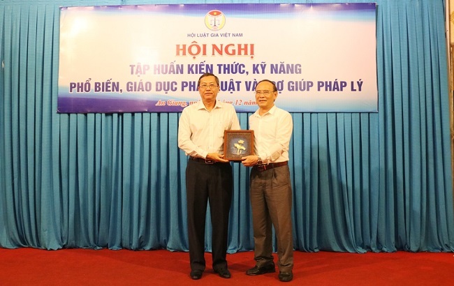 Hội Luật gia Việt Nam tổ chức tập huấn kiến thức, kỹ năng phổ biến, giáo dục pháp luật và trợ giúp pháp lý