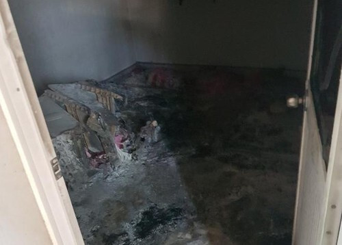 Nghi án chồng tưới xăng thiêu cả nhà: Lên xe cấp cứu hai vợ chồng vẫn còn cãi nhau