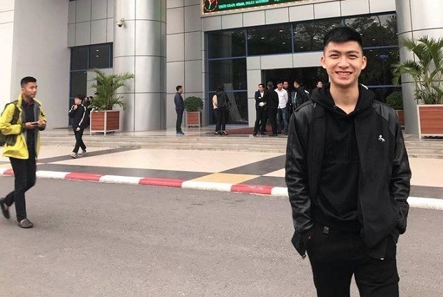 Hotboy đại học Kinh tế Quốc dân dũng cảm bắt cướp, giao nộp cho công an