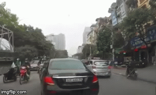 Hà Nội: Xe Mercedes