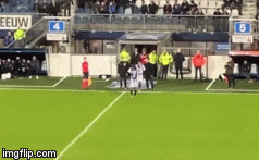 Video: Văn Hậu chính thức sải những bước chạy đầu tiên trong trận ra mắt Heerenveen
