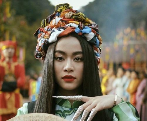 Tin tức giải trí mới nhất ngày 20/12: Hoàng Thùy Linh đưa Nhật kí Vàng Anh vào MV mới