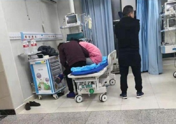 Tin tức đời sống mới nhất ngày 22/12/2019: Giảng mãi con không hiểu bài, mẹ uống thuốc ngủ quá liều