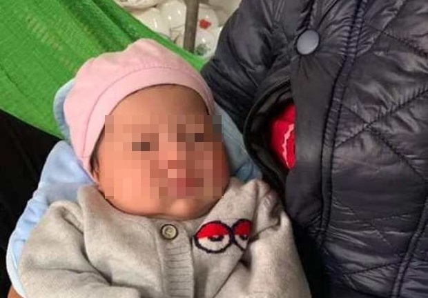 Xót thương bé gái sơ sinh bị bỏ lại trước cổng chùa trong đêm đông giá rét