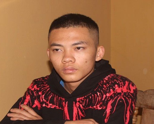 Bắt đối tượng cướp giật điện thoại iPhone trên đường đi mua hồ sơ xin việc 