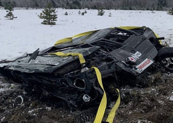 Hai chàng trai bị chỉ trích vì 