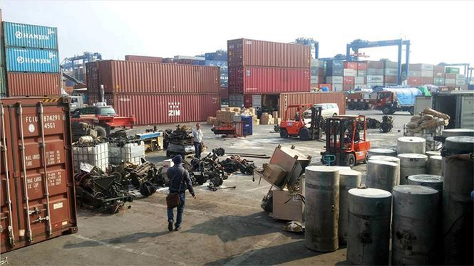 Đề xuất thanh lý hàng nghìn container phế liệu vô chủ tại cảng biển