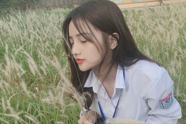 “Thiên thần đồng phục” Việt Nam được truyền thông Trung Quốc hết lời khen ngợi, ví như bản sao Angelababy