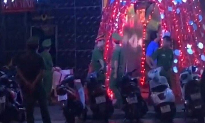 Công an đột kích vũ trường Lodge ở Nha Trang, phát hiện nhiều người dương tính với ma túy