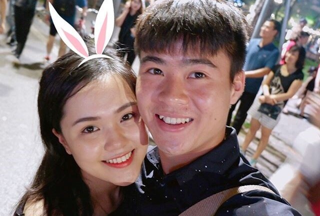Gia thế và học vấn của bạn gái trung vệ Duy Mạnh vừa cầu hôn “khủng” tới cỡ nào?