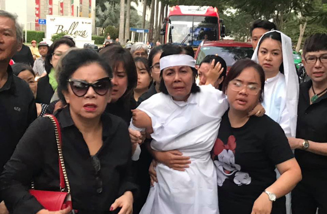 Con trai nghệ sĩ Chánh Tín chưa thể có mặt ở Việt Nam nhìn mặt cha lần cuối