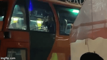 Bị xe của UAE chắn đường, HLV Park Hang-seo cảm thấy không hài lòng