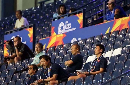 Thầy Park đích thân