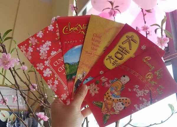 Lấy tiền lì xì của con, cha mẹ có thể bị phạt 1 triệu đồng