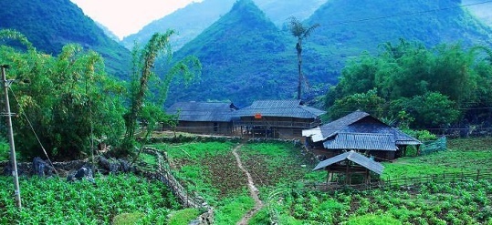 Đánh thức tiềm năng du lịch Tủa Chùa