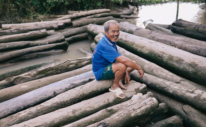 Ông lão miền Tây 2 thập kỷ bỏ tiền túi cất hơn 300 ngôi nhà cho bà con
