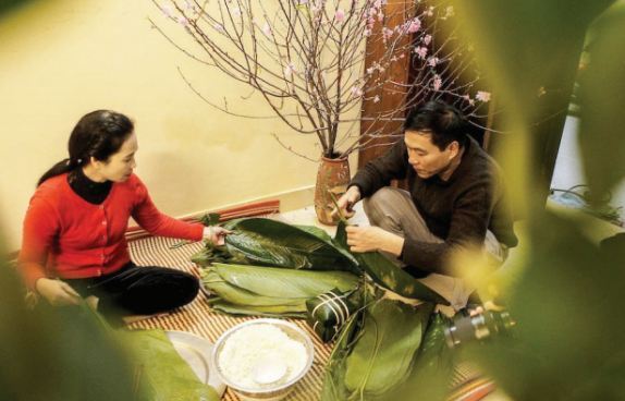 NSND Lan Hương: “Tôi thích Tết cổ truyền và muốn tự tay gói, luộc bánh chưng”!