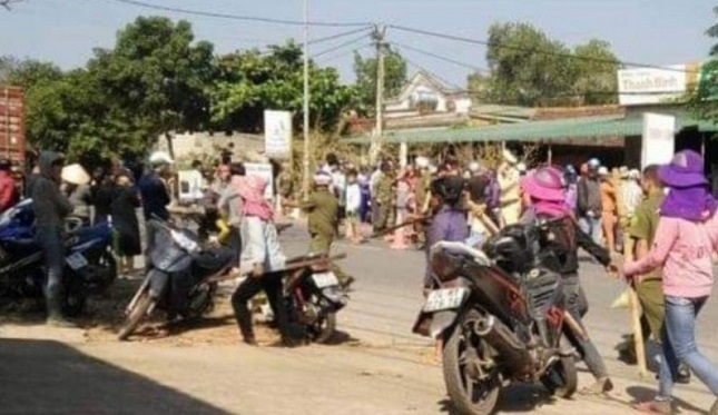 Tin tai nạn giao thông mới nhất ngày 19/1/2020: Va chạm với xe đầu kéo, nữ sinh tử vong