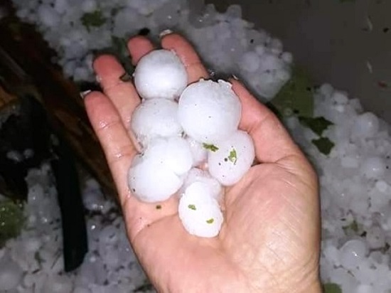 Mưa đá hiếm gặp đêm 30 Tết, gây thiệt hại một số tỉnh tại miền Bắc