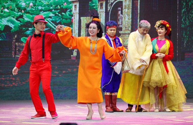 Chương trình Gặp nhau cuối năm bị chê nhạt, NSƯT Xuân Bắc nói gì?