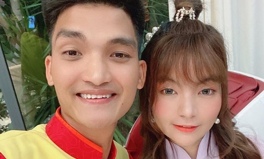 Nhan sắc xinh đẹp và gu thời trang gợi cảm của vợ sắp cưới Mạc Văn Khoa