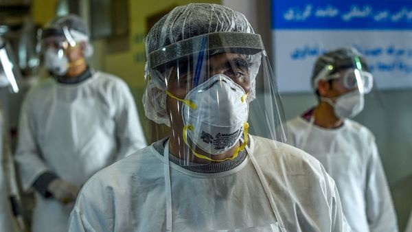 Bất ngờ: Thái Lan chữa khỏi cho người nhiễm virus corona bằng thuốc trị cúm và kháng HIV