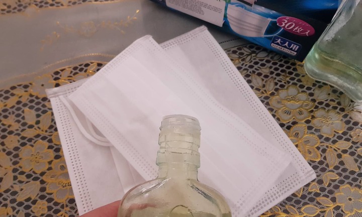 Tinh dầu tràm nhỏ lên khẩu trang có ngừa được virus Corona?