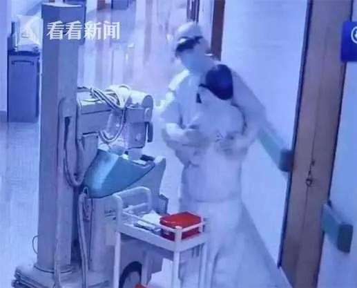 Cuộc gặp xúc động của  vợ chồng bác sĩ làm việc cùng khu cách ly dịch corona mà không nhận ra nhau