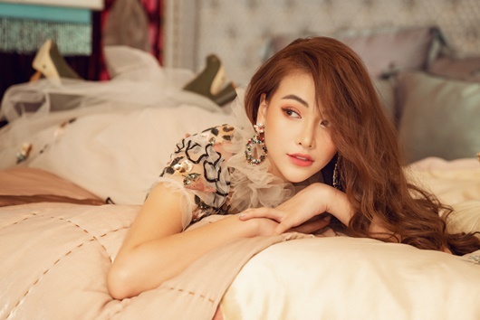 Phương Khánh đẹp tựa nàng công chúa cổ tích trong bộ ảnh đầu năm