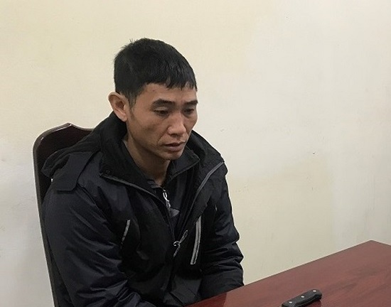 Khởi tố người đàn ông dùng dao đâm bạn nhậu trọng thương