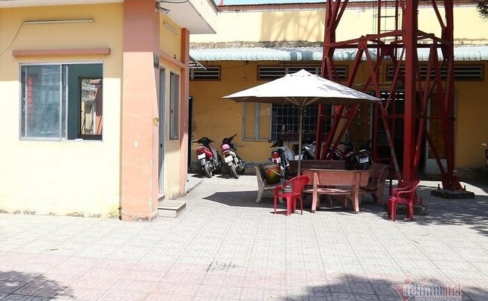 Clip đối tượng xông vào trụ sở công an đâm chết dân phòng ở Bình Dương