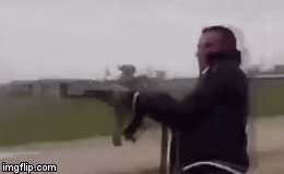 Video: Người dân Syria nã đạn xối xả vào xe bọc thép của quân đội Mỹ 