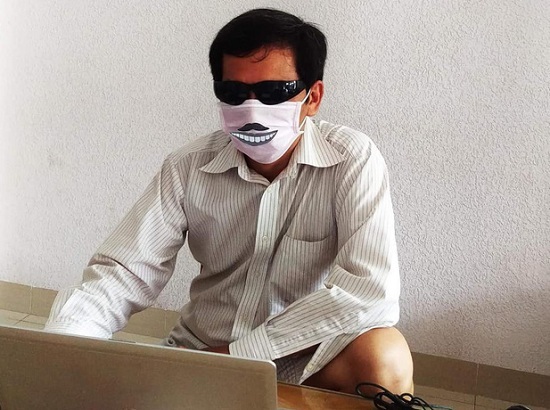 Học trò kêu chán học online, thầy giáo tự gửi ảnh