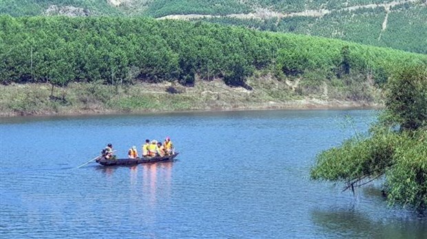 Tin tai nạn giao thông mới nhất ngày 16/2/2020: Chìm thuyền trên sông, 3 người đuối nước tử vong