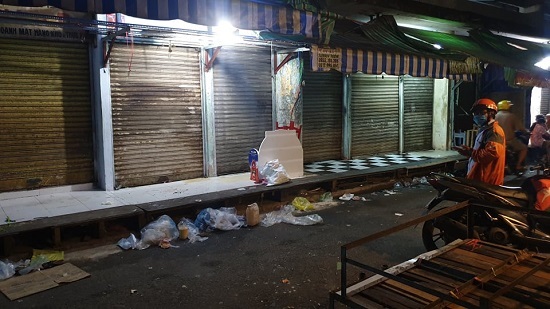 TP.HCM: Mâu thuẫn chuyện làm ăn, vợ cầm dao đâm chết chồng ngay giữa chợ