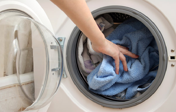 Bí quyết dùng máy giặt ít tốn điện, nước nhất