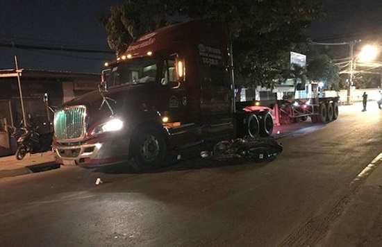 Đi làm về, thợ hồ bị container cán qua người tử vong thương tâm