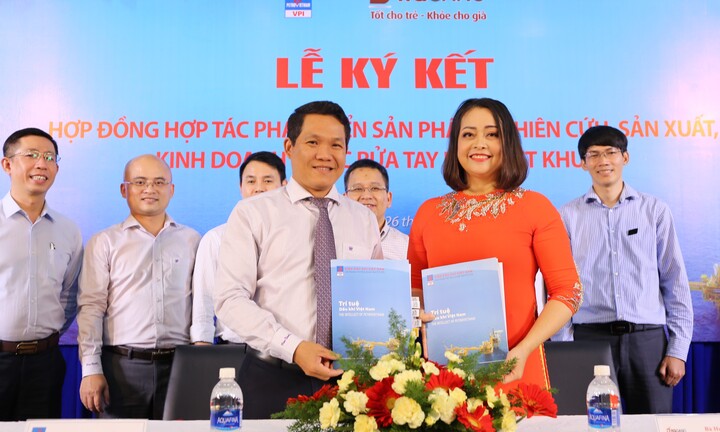 VPI và HQGANO hợp tác sản xuất nước rửa tay khô diệt khuẩn