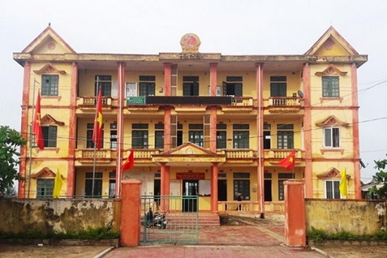 Cách chức Chủ tịch hội Nông dân xã vì sử dụng bằng cấp không hợp lệ