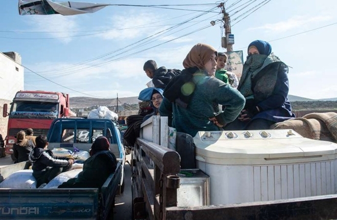 Xót xa cảnh hàng trăm nghìn dân thường phải chạy trốn khỏi Idlib, giữa bối cảnh giao tranh ác liệt