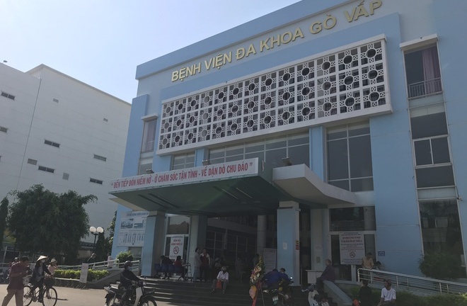 Tạm đình chỉ công tác Giám đốc bệnh viện quận Gò Vấp bị tố gom khẩu trang bán giá cao