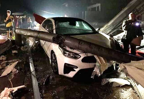 Mưa đá và dông lốc ở Yên Bái làm hư hỏng hơn 2.000 nhà dân, nhiều tuyến đường ngập úng cục bộ