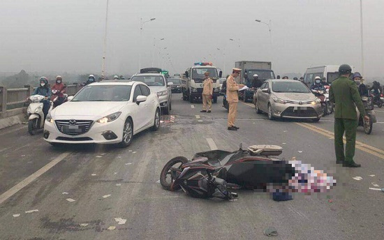 Hà Nội: Truy xuất camera, xác định nguyên nhân người đàn ông tử vong trên cầu Vĩnh Tuy